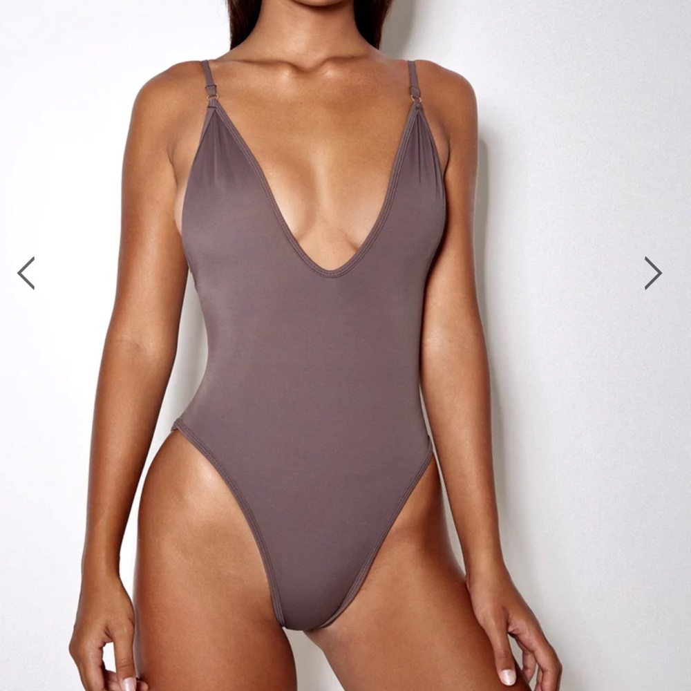 One piece swim